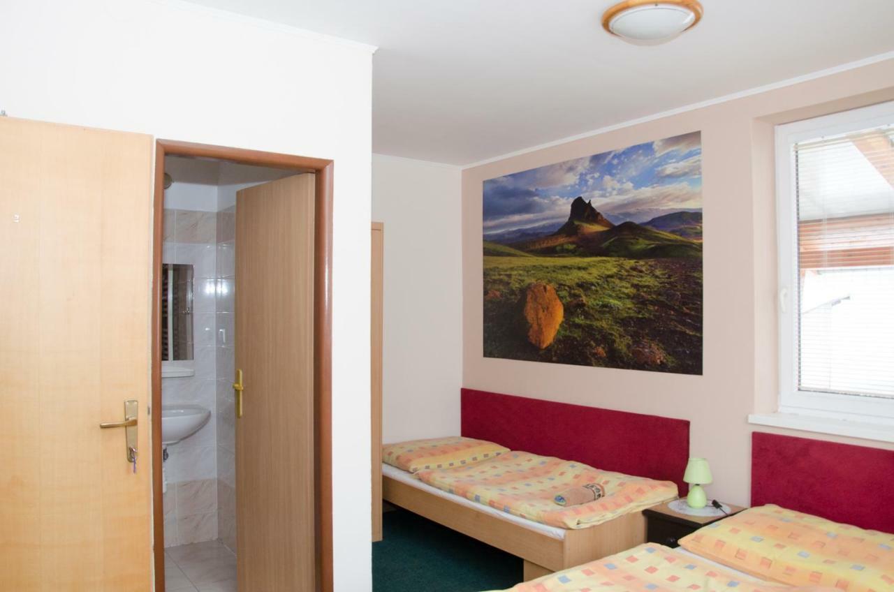 Turistická Ubytovňa Osada Liptovská Osada Exterior foto